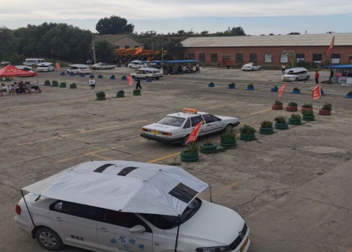 沈阳安顺驾校训练场